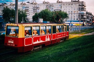 Romantic Tram Cafe